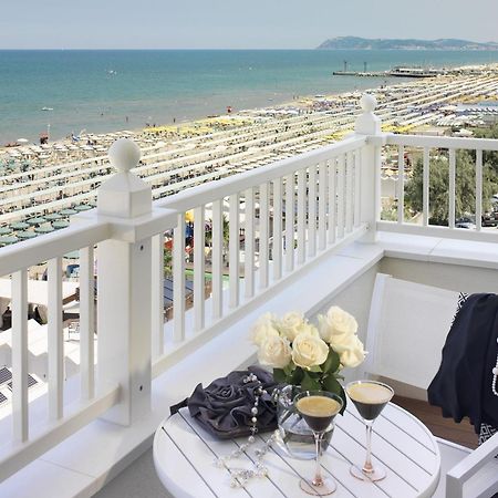 Hotel Tiffany'S Riccione Exteriér fotografie