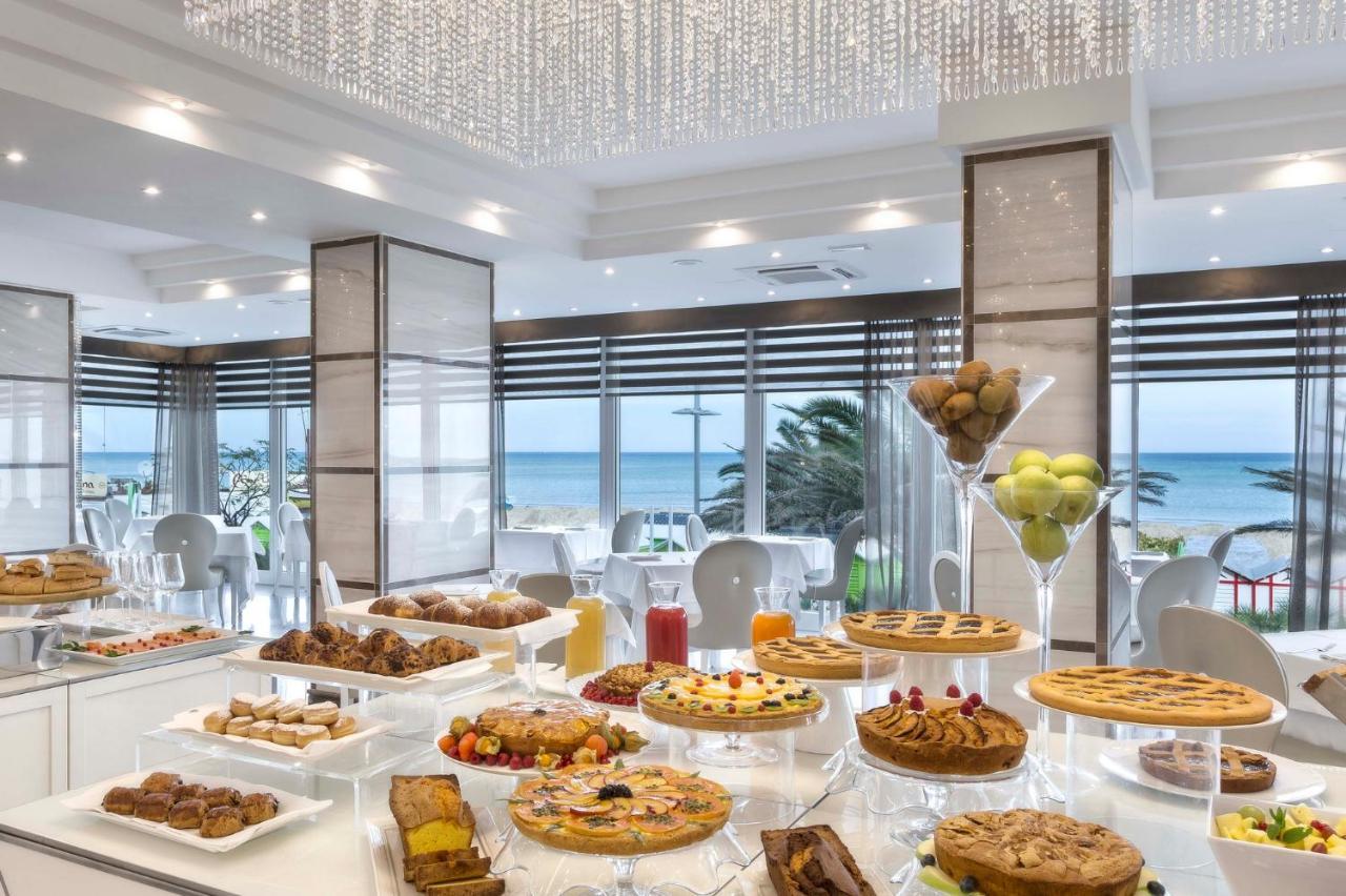 Hotel Tiffany'S Riccione Exteriér fotografie