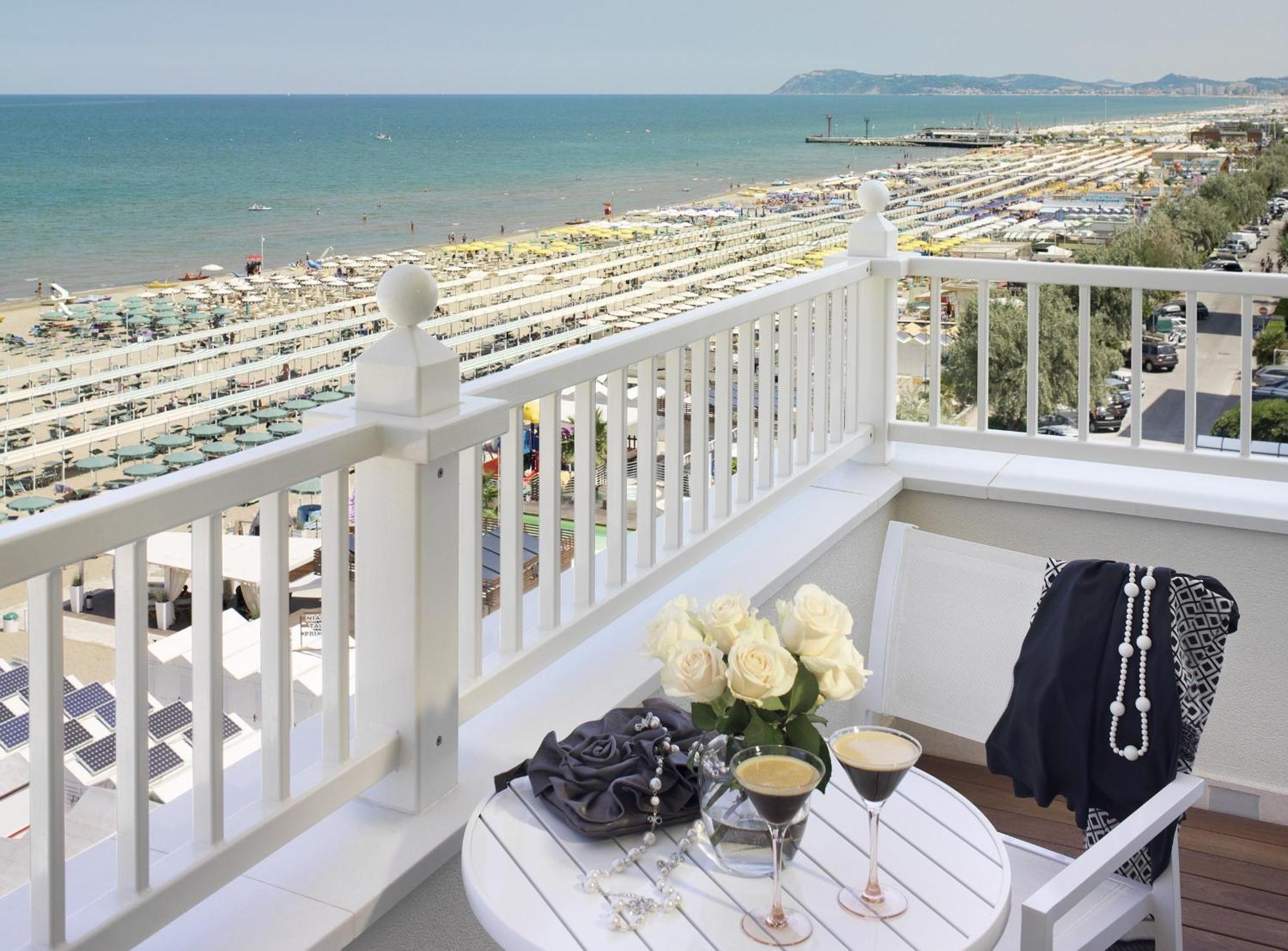 Hotel Tiffany'S Riccione Exteriér fotografie