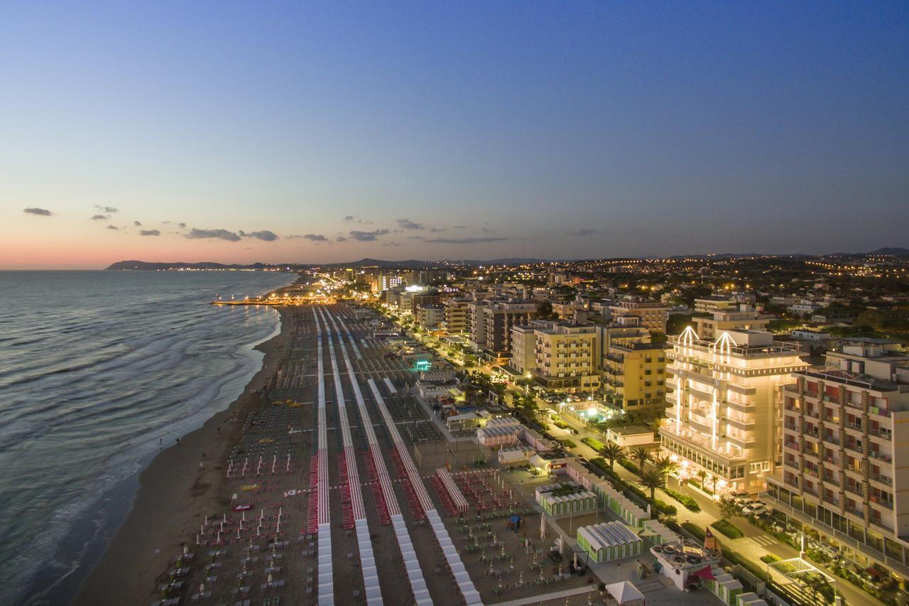Hotel Tiffany'S Riccione Exteriér fotografie